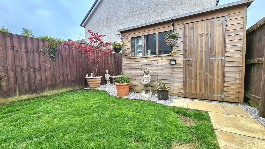 OUTSIDE - REAR GARDEN