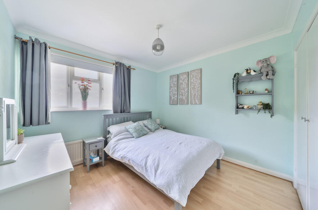 1301977-21-68406f...