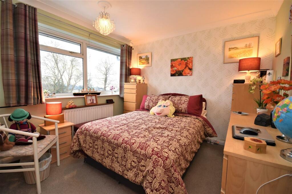 Bedroom 2.JPG