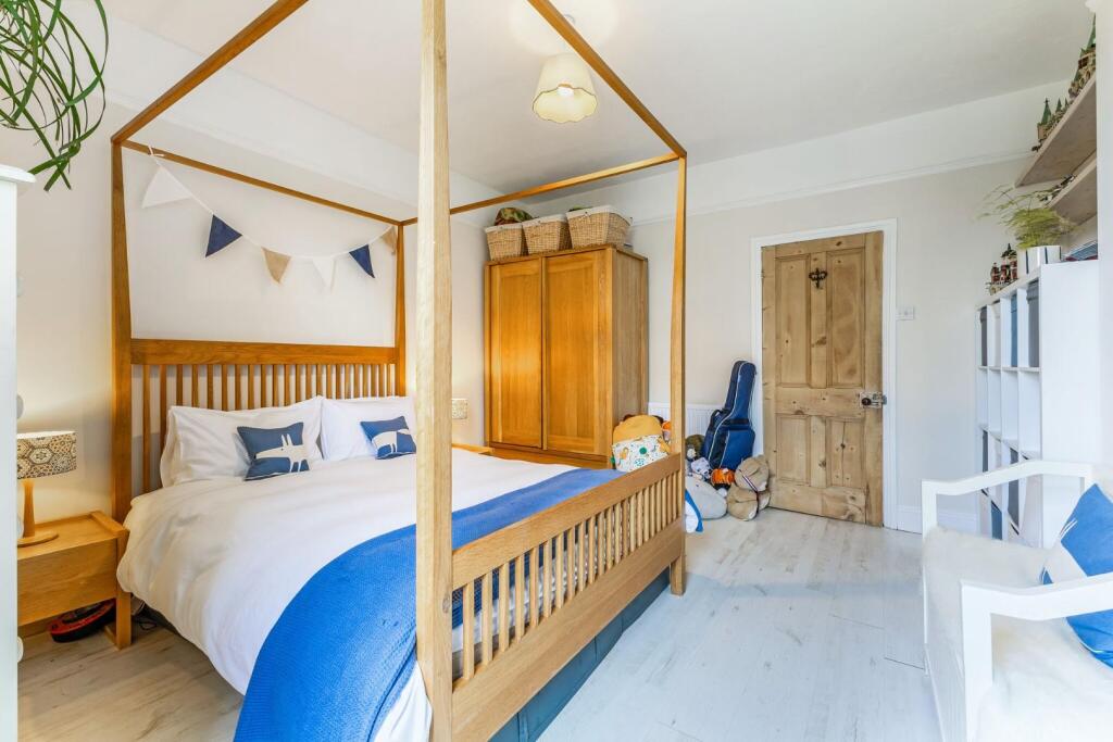 92291_1-Maple-Terrace-Yeadon-Leeds (16)_low.jpg