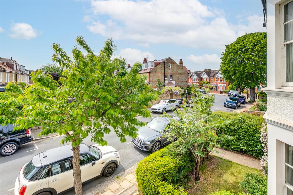 Hadley Gardens, W4 - FOR SALE
