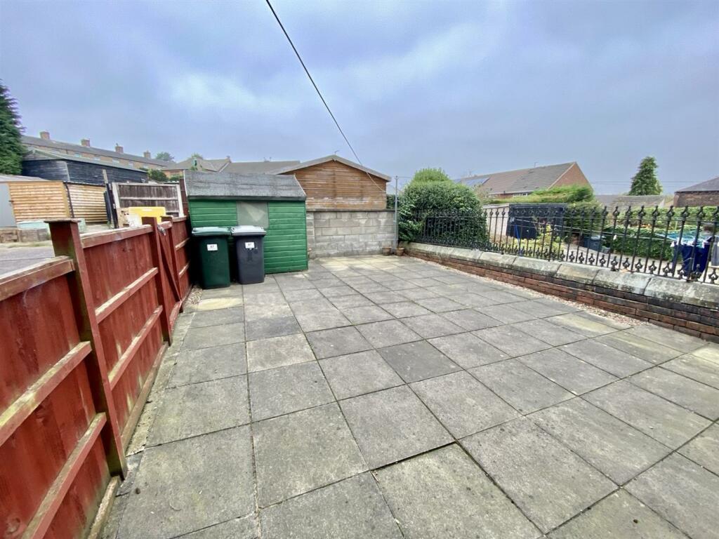 Bramleys Estate Agents - Shillbank - Mirfield (24)