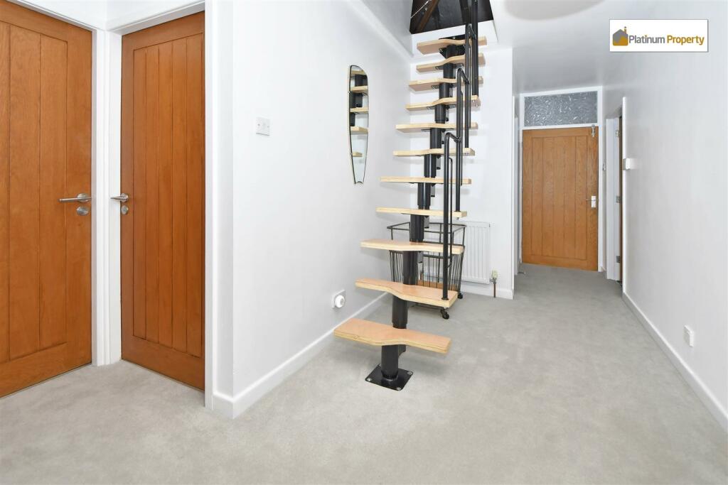 LOFT ROOM