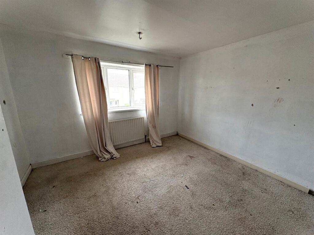 Bedroom 1.JPG
