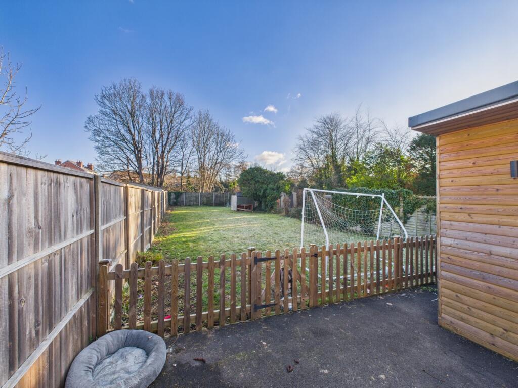 CAM03062G0-PR0215-STILL022