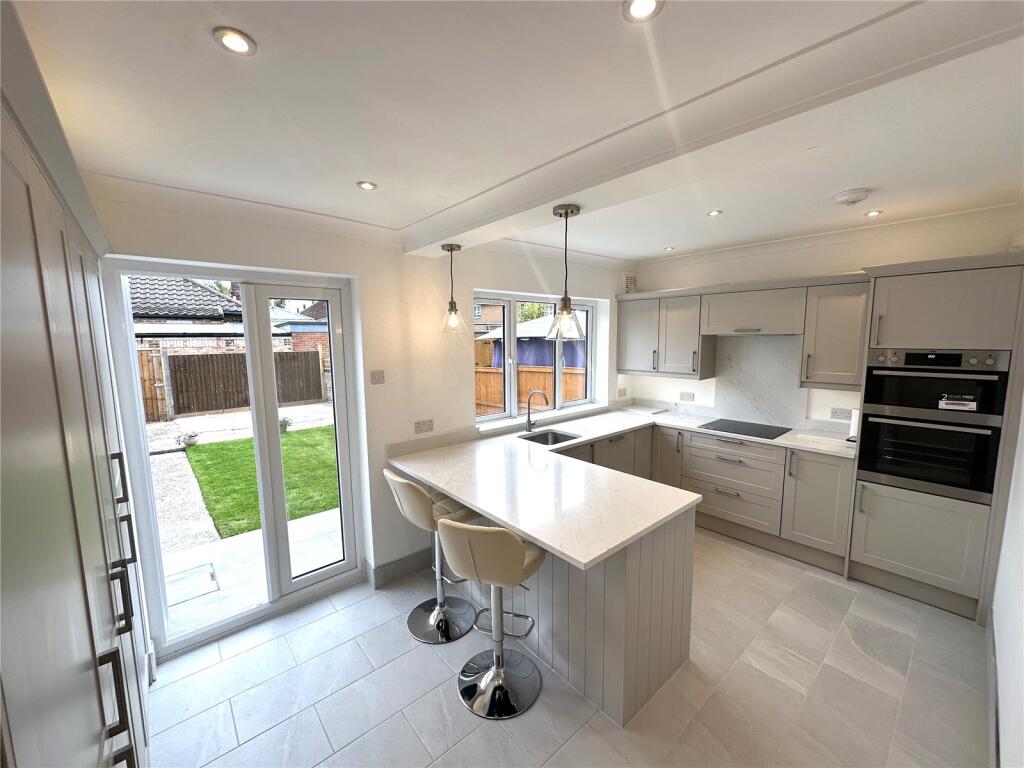 Kitchen/Breakfast Rm