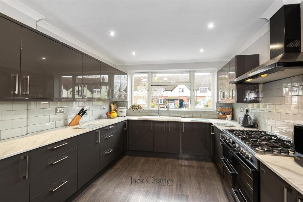 23 Barden Park Rd, TN9 1XD 004.jpg