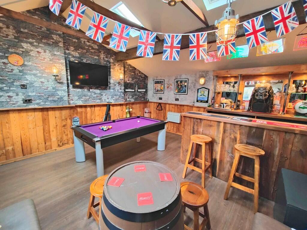 Feature Bar