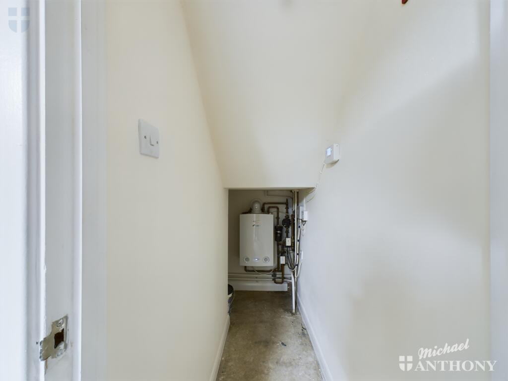 CAM03218G0-PR0437-STILL006