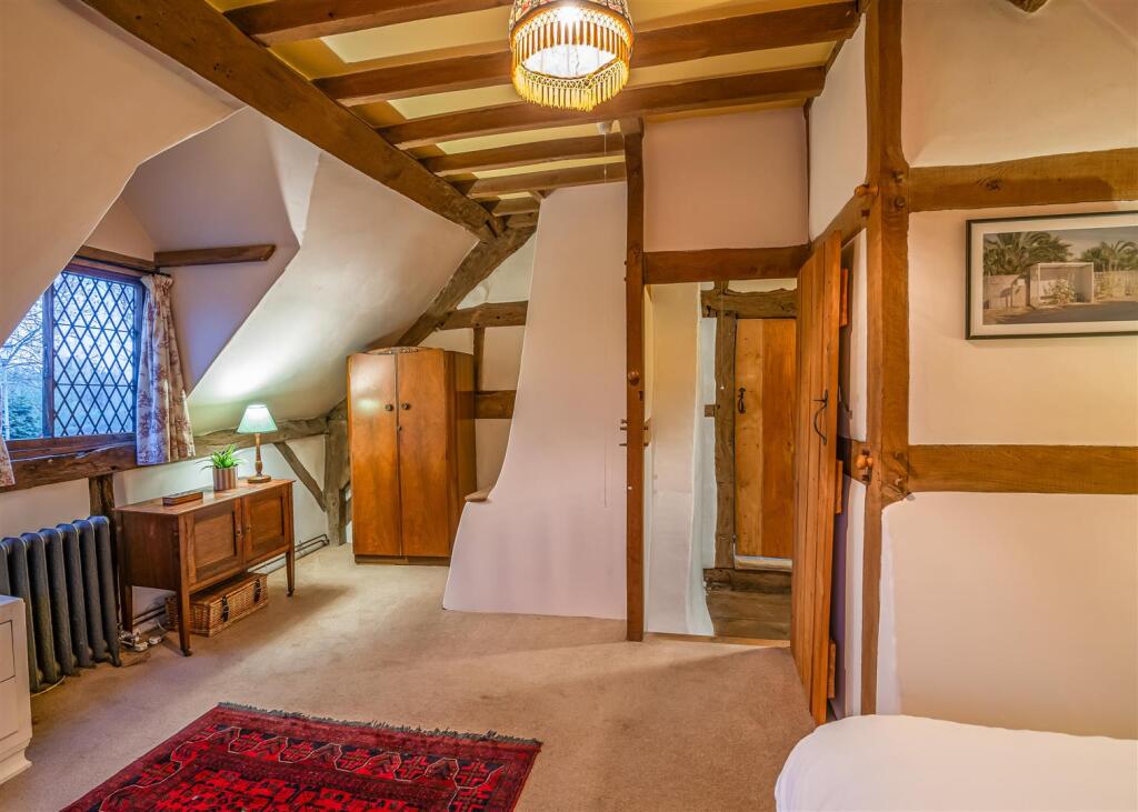 Walnut tree Cottage-Bedroom 1.jpg