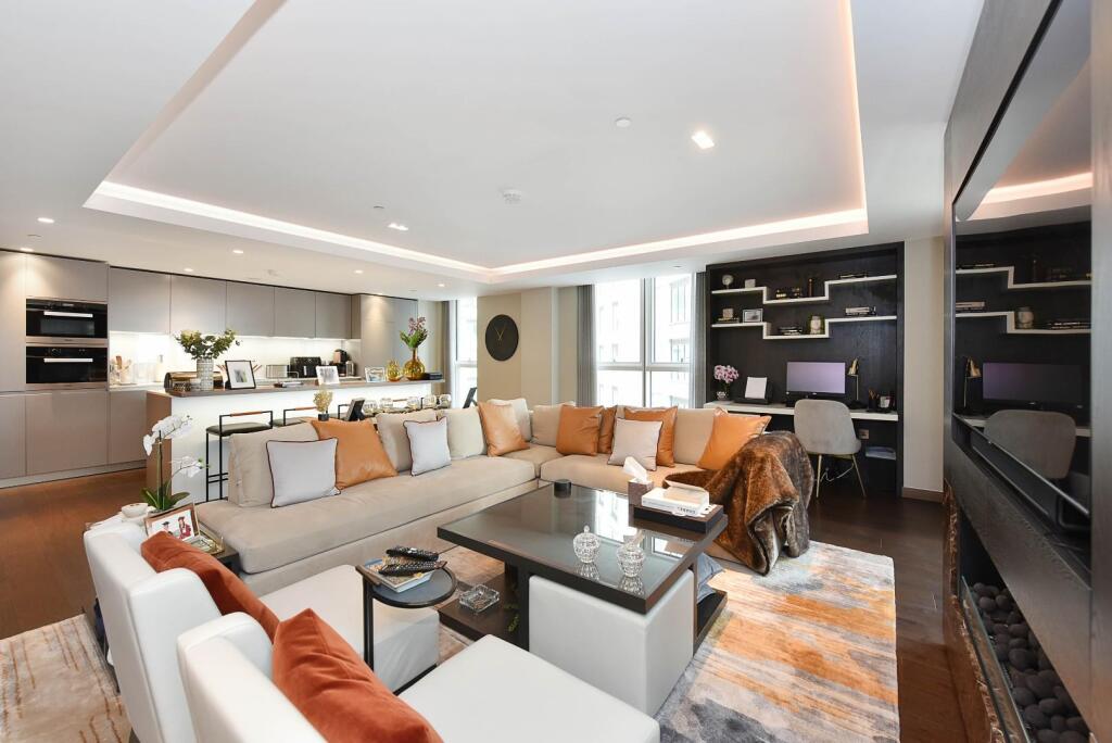 Flat 1104 Dahlia House(16).JPG