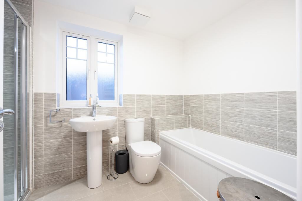 2 Cheddington Grove, HP22 7AB-26