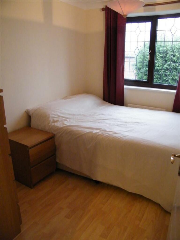 curlew bedroom 3.jpg