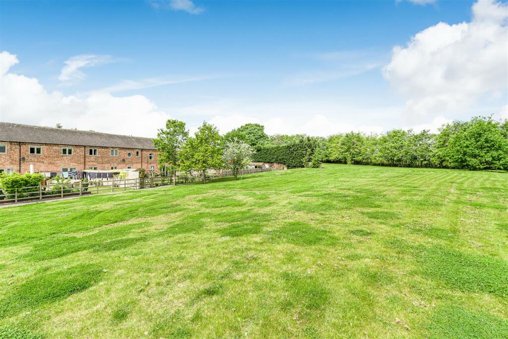 3 Poplars Yard, Shuttington