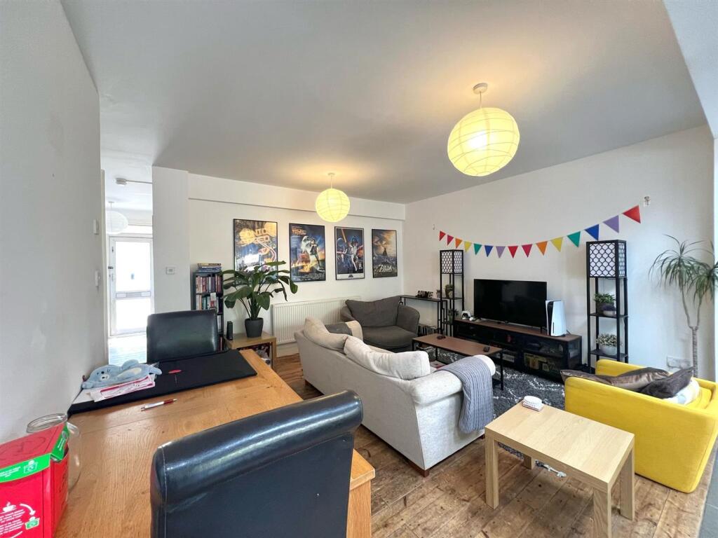 WhatsApp Image 2025-04-25 at 18.38.02.jpeg