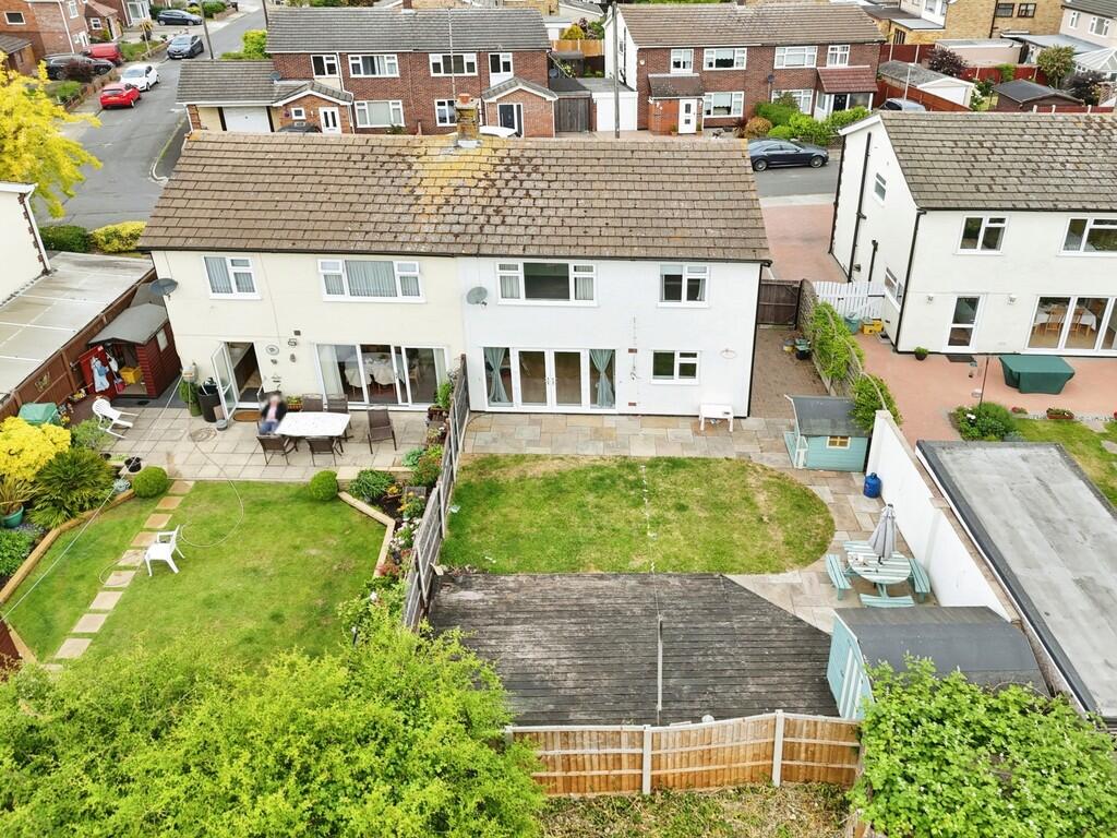 f309c26e-02505211...