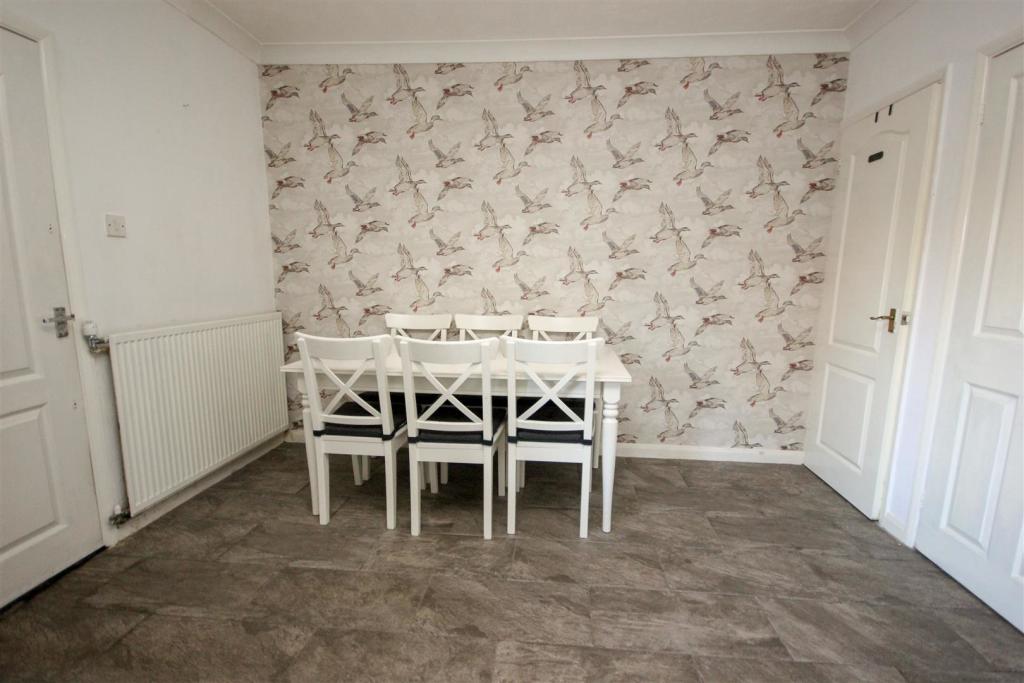 Dining Area.jpg