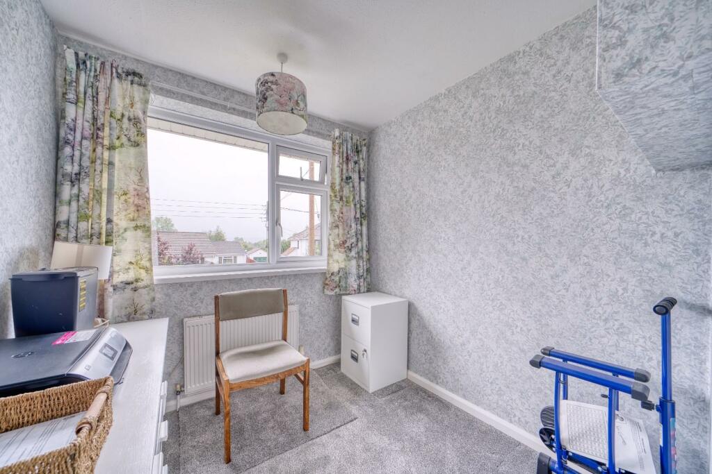 12 - bedroom.jpeg