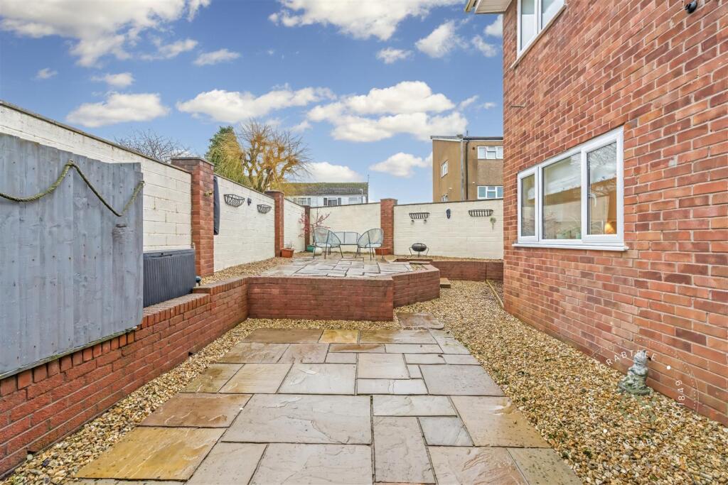 Bryn Pinwydden, Hern Crabtree (3).jpg