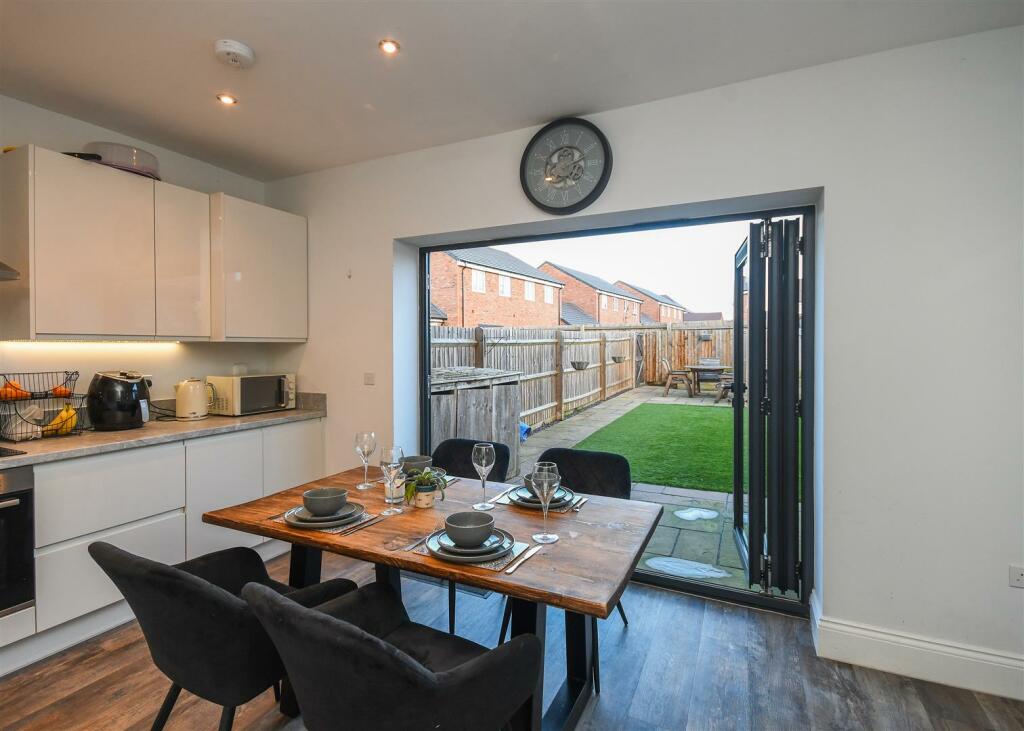 18 Millfield Road - Dining Kitchen.jpg