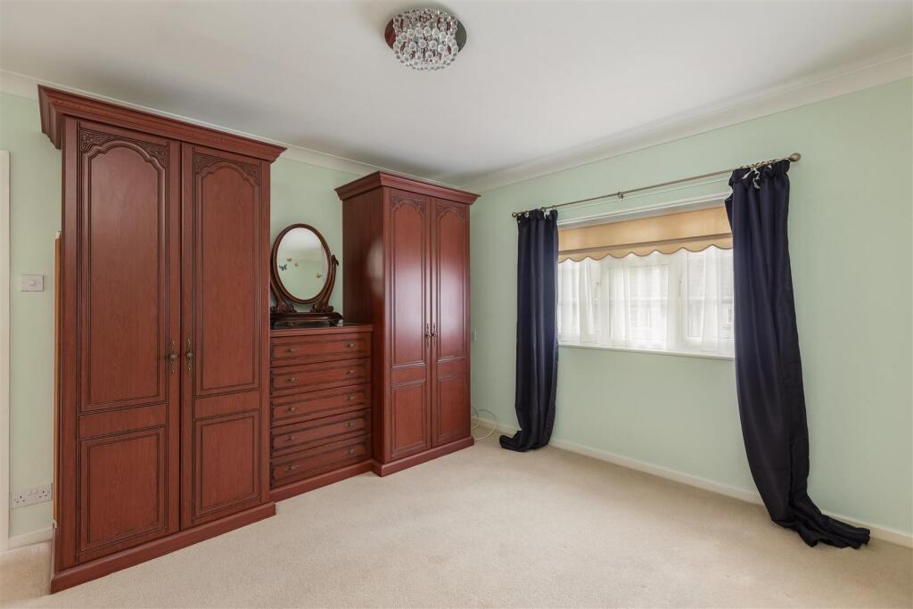 Old Maltongate 47 Bedroom 2-2.jpg