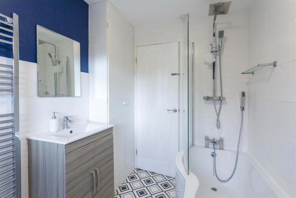 1 Redcar Close, Gedling, NG4 4EW-0028-Bathroom.jpg