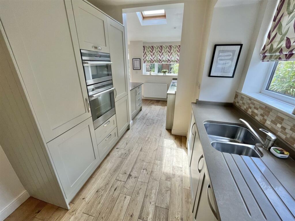 Kitchen Area.jpg
