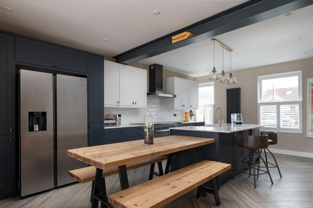 Kitchen/Dining Area