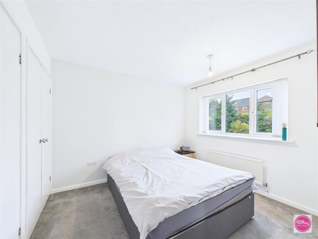 Pine Walk, Castle Gresley (21).jpg