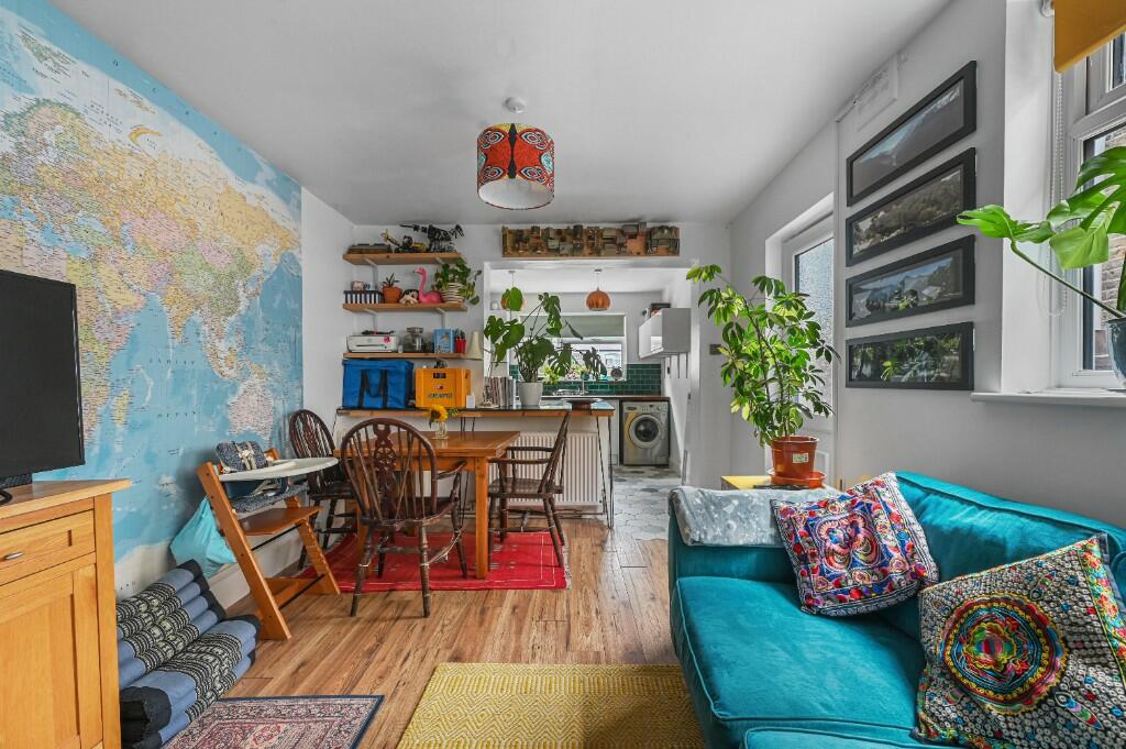 Open Plan Living/Kit