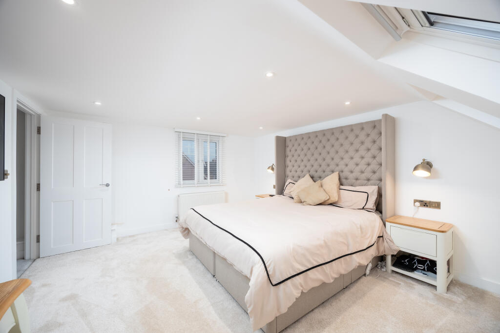 2 Cheddington Grove, HP22 7AB-29