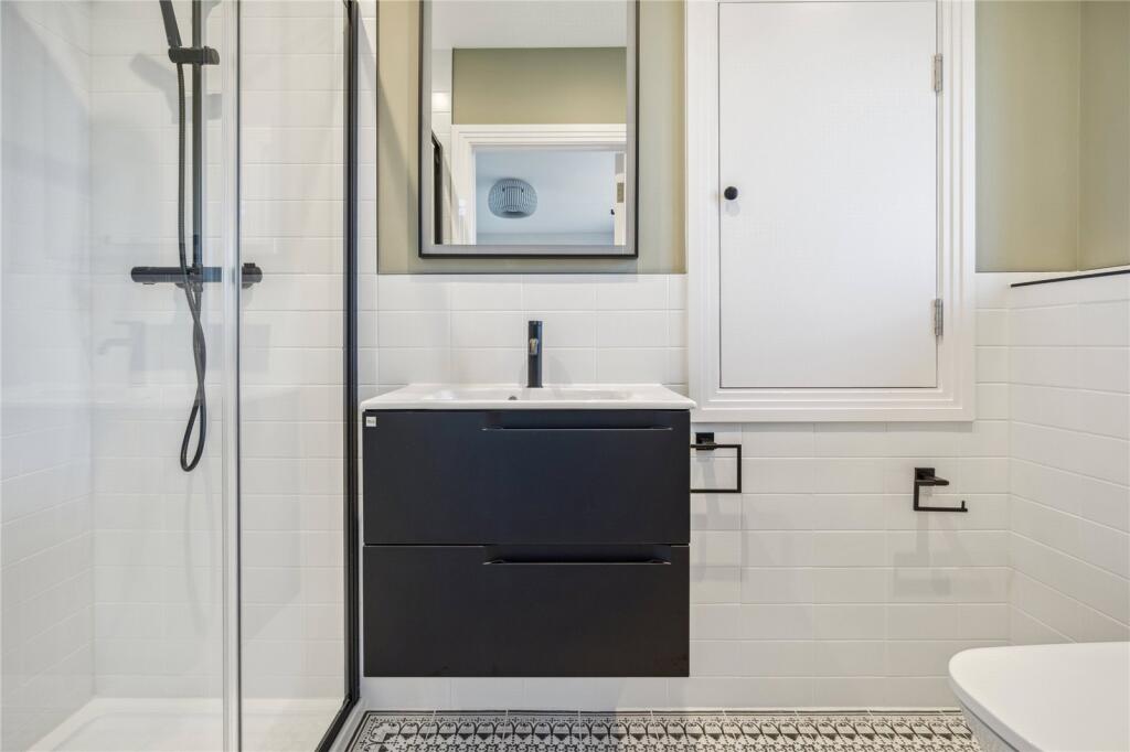 Bed 1 En-Suite