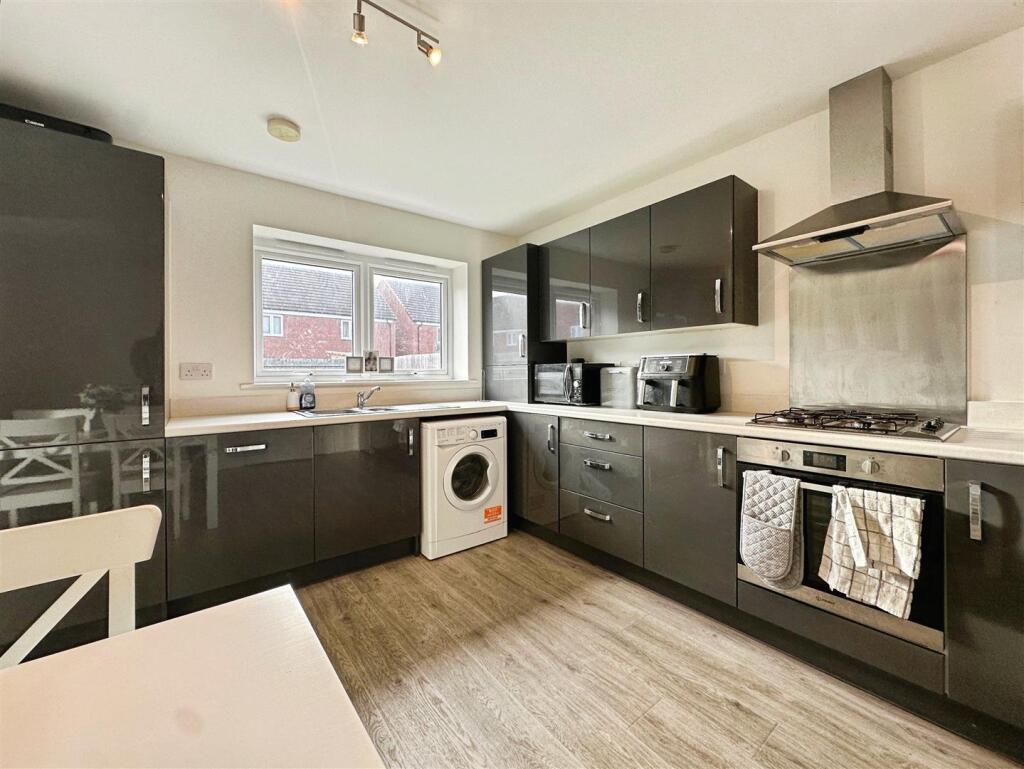 1459198d--42FA-BFE9-BDB979006863-31504-000023881E6