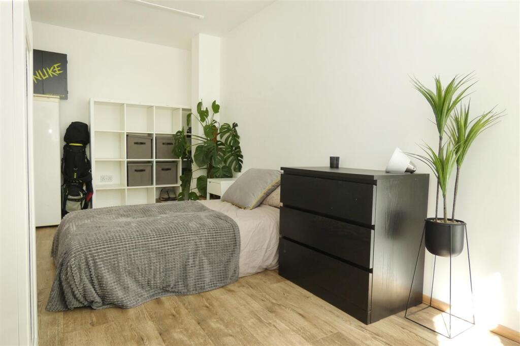 Sitting Room/Bedroom