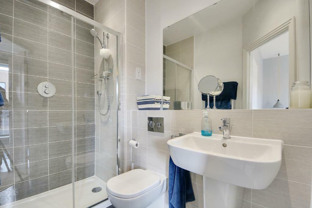 En-Suite Shower Room (Portal Size).jpg