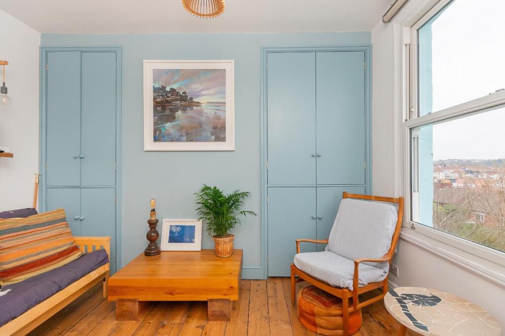 4D7RWH - Living Room C.jpg