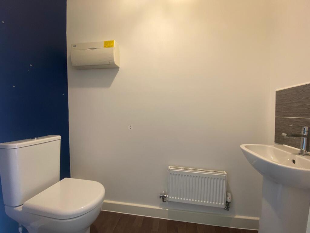 Cloakroom/wc