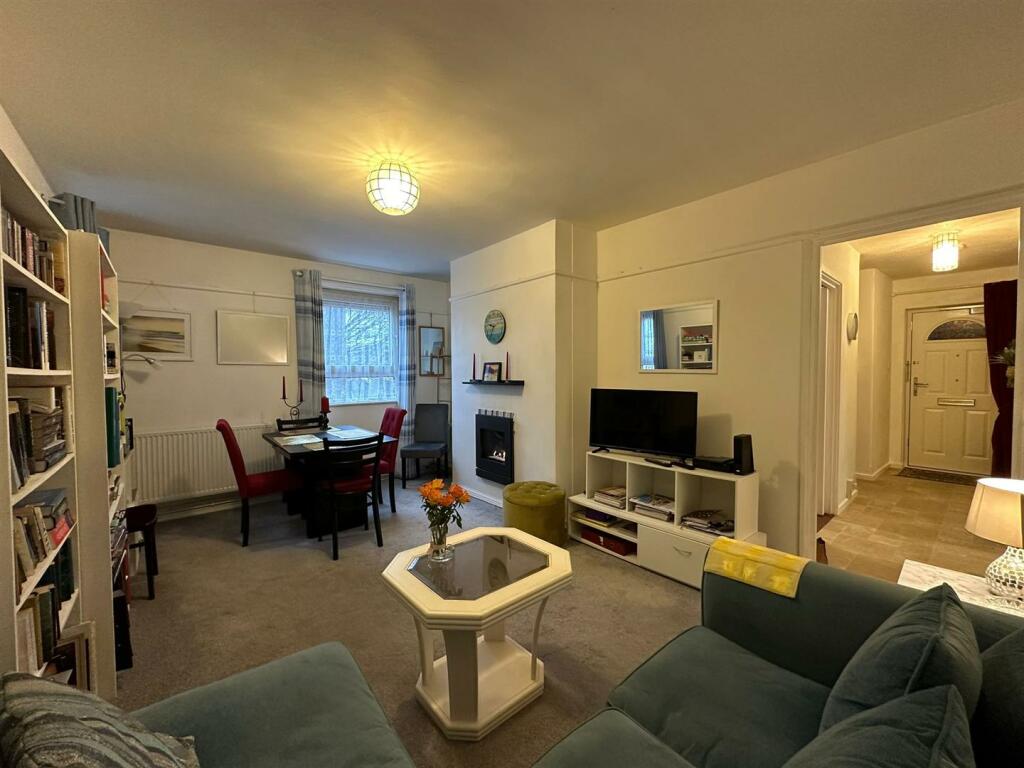 Living Room.jpg