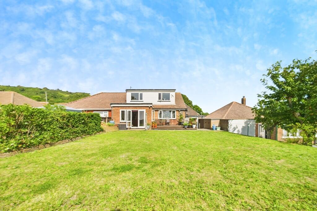 654d7a8a-CAM01085...