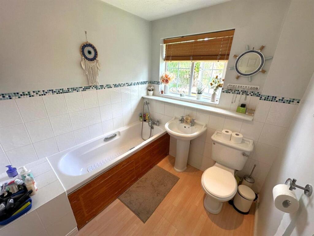 Family Bathroom.jpg