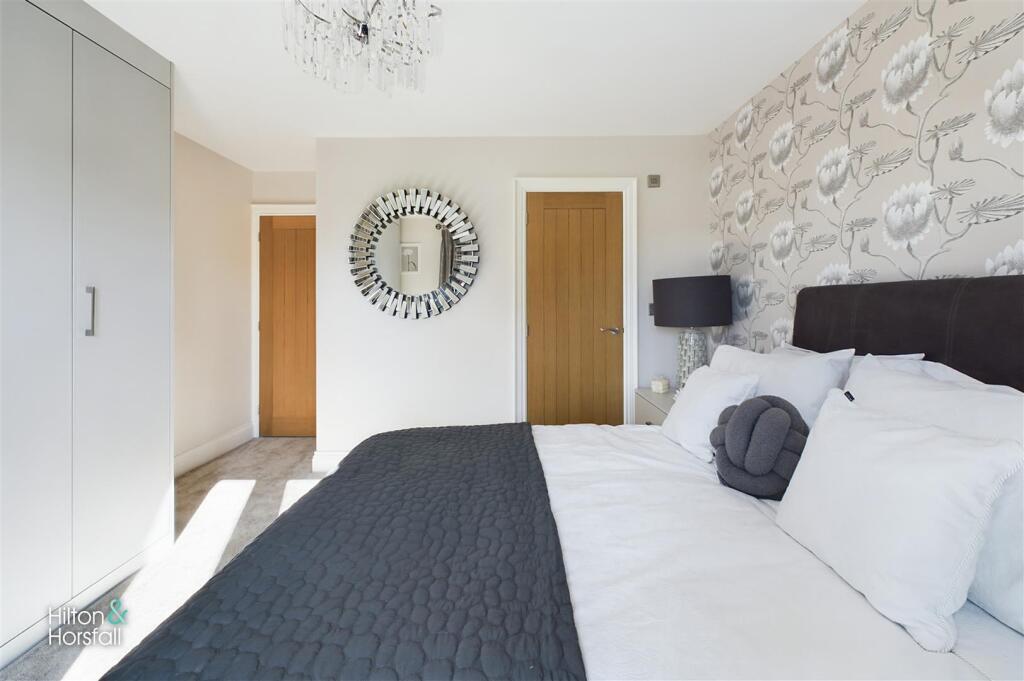 Internal Photo (Plot 8)