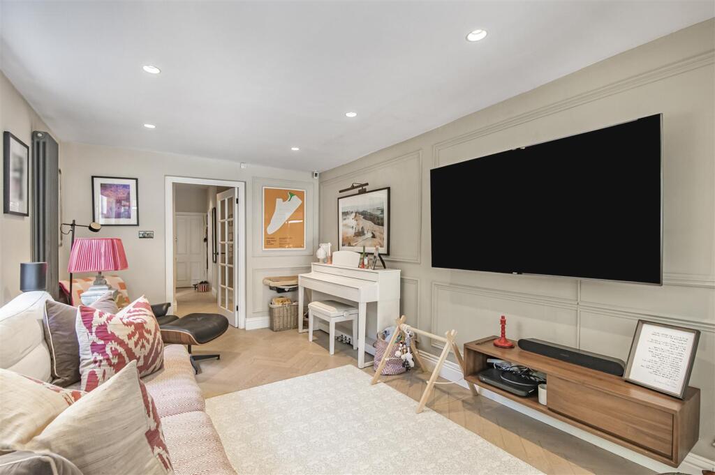 James_Anderson_-_Fl mond_Road_-8.JPG