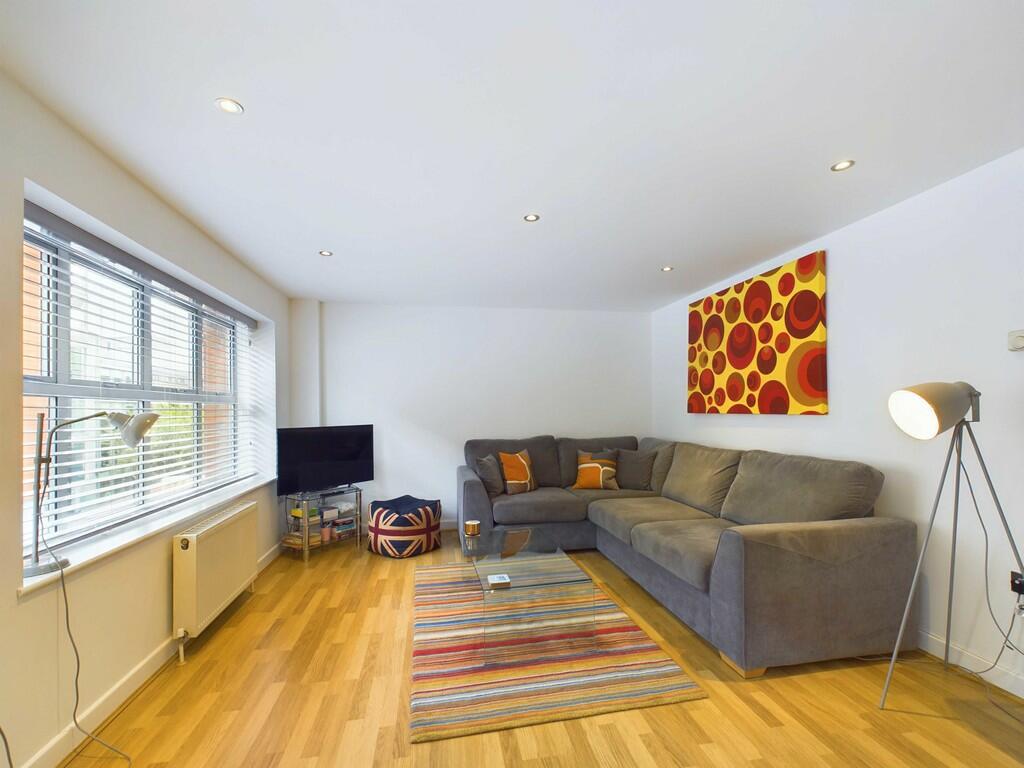 CAM03741G0-PR0027...