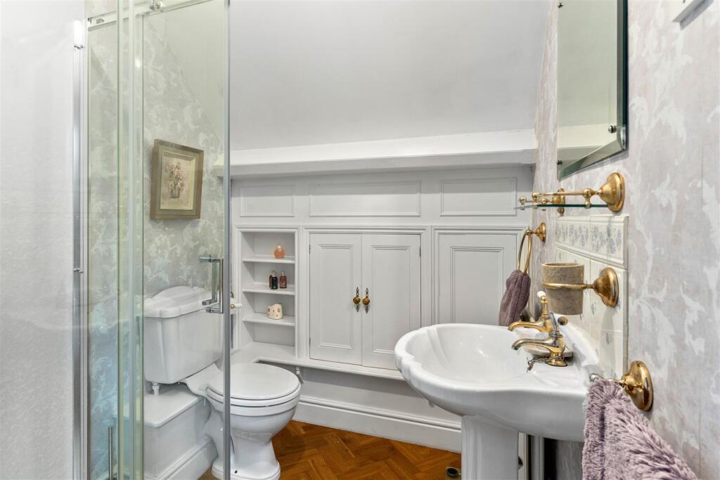 Shower Room.jpg