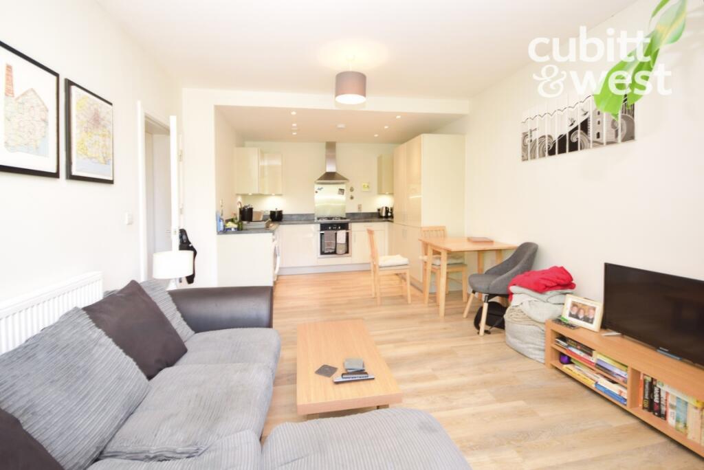 Lounge/Kitchen