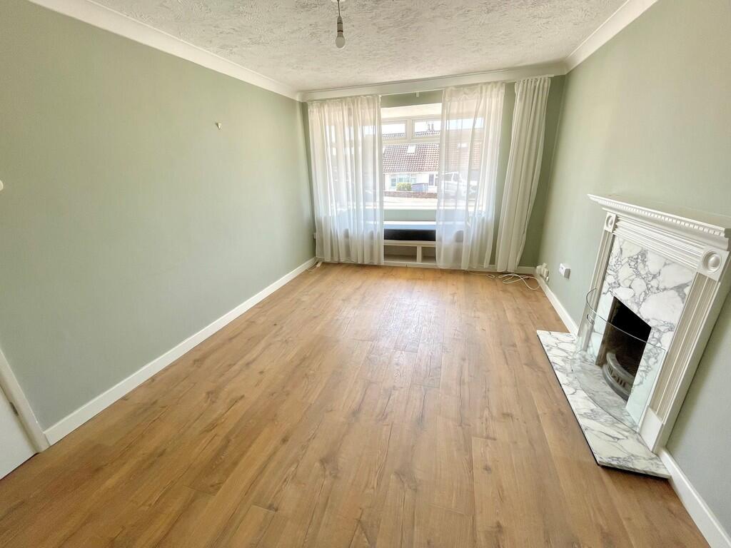 18 Moorfoot Road ...