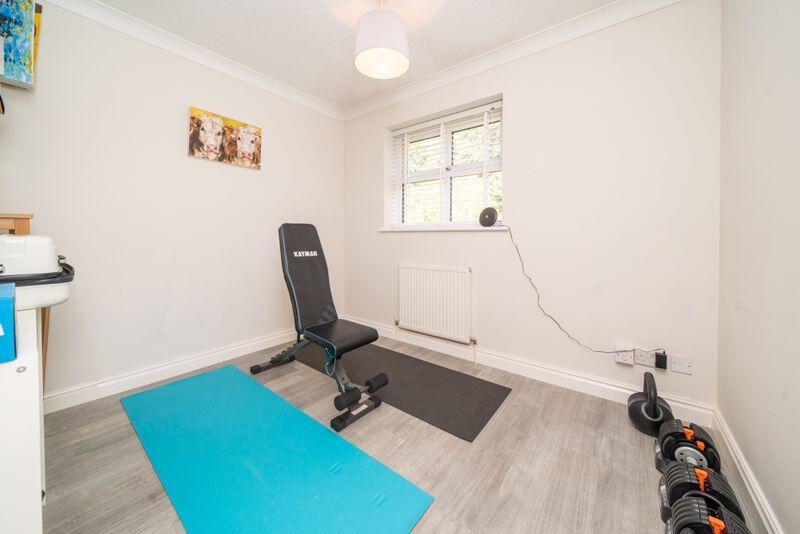 BEDROOM 5