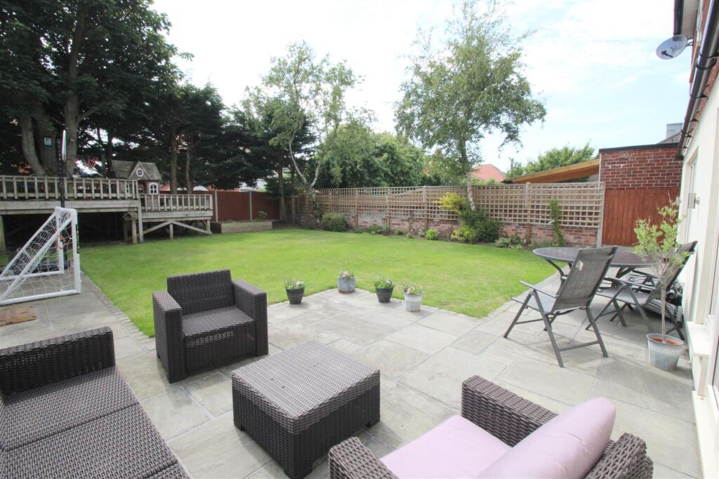 Clifton Drive South, Rear 3.JPG