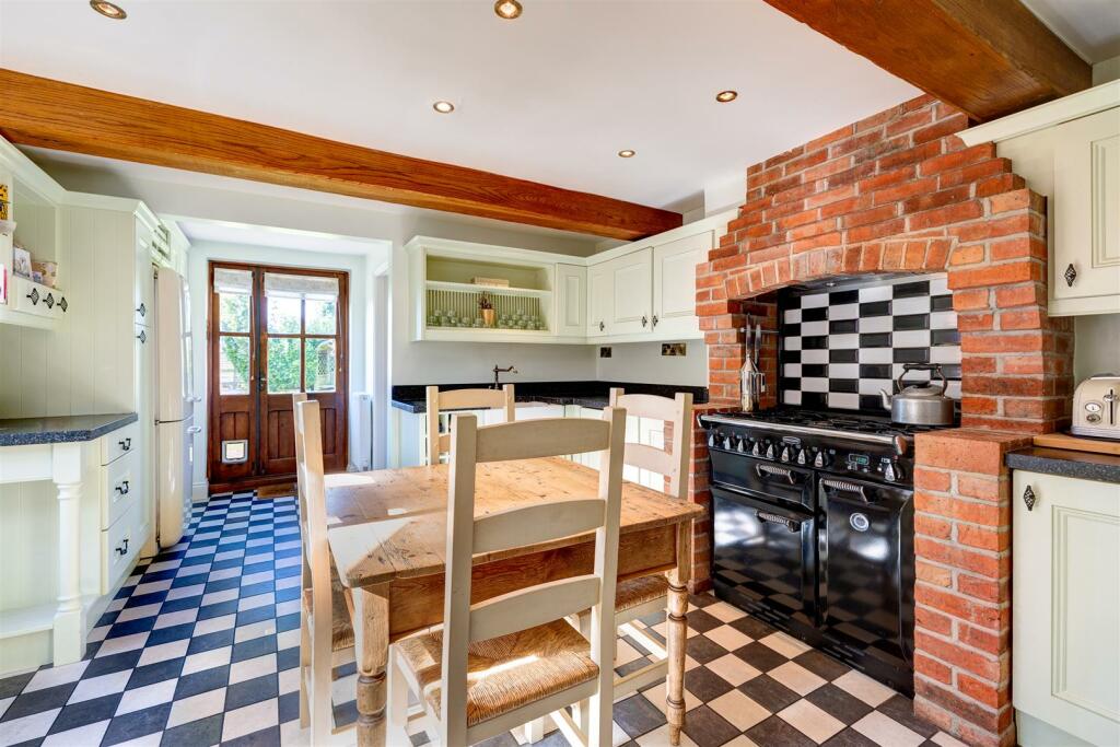 74 Main Street, Thornton