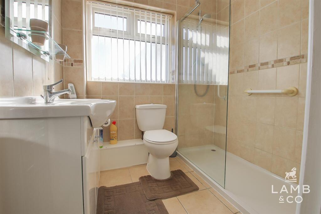 SHOWER ROOM